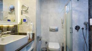 هتل Sherwood Exclusive Lara آنتالیا سرويس بهداشتي و حمام