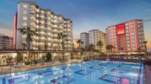 هتل Ramada Resort Lara آنتالیا نماي بيروني