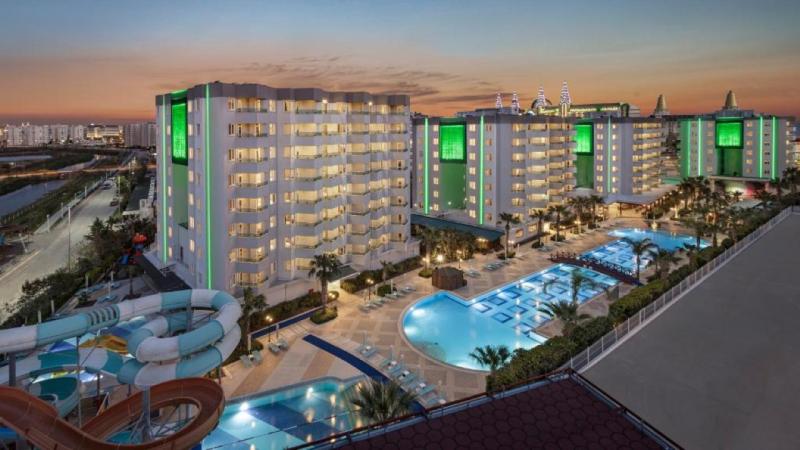 هتل Wyndham Garden Lara آنتالیا نماي بيروني