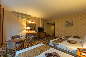 اتاق 3 تخت رو به جزیره هتل پارمیس کیش 1