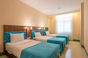 اتاق 3 تخت هتل ارگ شیراز 2