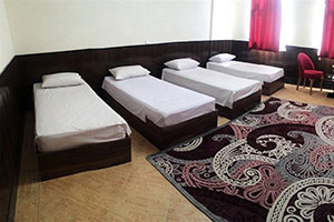 اتاق 4 تخت هتل سالیز خرم آباد