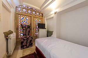 اتاق یک تخته هتل سنتی ملک التجار یزد 1
