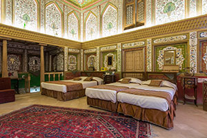 اتاق چهار تخته vip هتل سنتی ملک التجار یزد 1