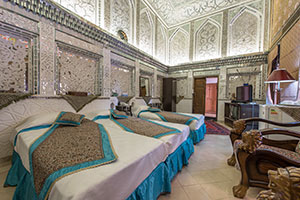 اتاق سه تخته vip هتل سنتی ملک التجار یزد