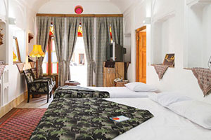 اتاق سه تخته هتل سنتی مهر یزد