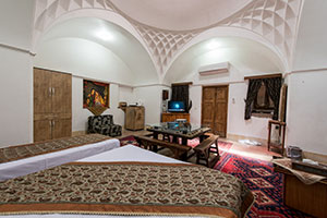 اتاق سه تخته vip هتل سنتی مهر یزد 1
