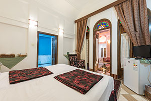 اتاق دبل هتل سنتی لب خندق یزد