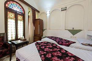 اتاق چهار تخته هتل سنتی لب خندق یزد 1