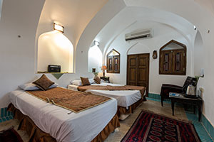 اتاق سه تخته هتل سنتی لب خندق یزد 1