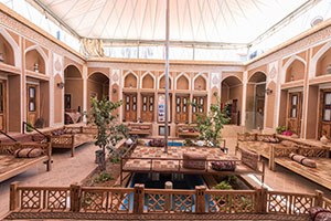 فضاي داخلي هتل سنتی رویای قدیم یزد