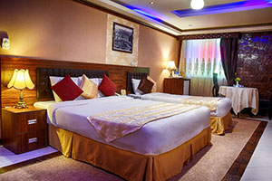 اتاق سه تخته هتل کریم خان زند شیراز