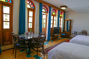 اتاق سه تخته فیروزه هتل سنتی کریاس اصفهان 1