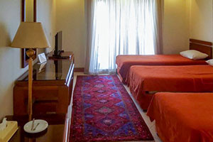 اتاق سه تخته هتل بزرگ زنجان