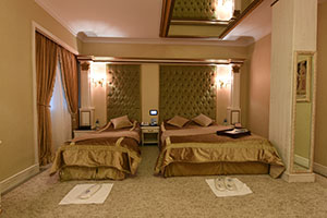 اتاق سه تخته هتل قصر مشهد