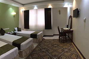 اتاق سه تخته جدید هتل امیرکبیر کاشان 1