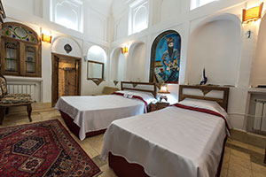 اتاق سه تخته هتل سنتی فهادان یزد