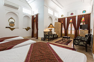 اتاق چهار تخته هتل سنتی مهر یزد