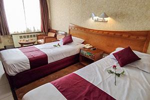 اتاق دو تخته توئین هتل آزادی اصفهان 1