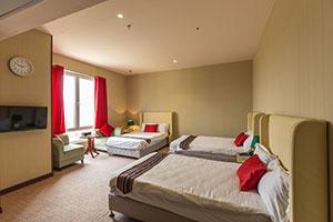 اتاق سه تخته هتل قصر بوتانیک گرگان