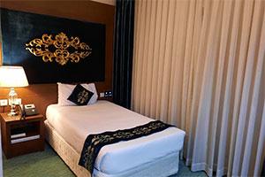 اتاق یک تخت رو به باغ هتل لیپار چابهار