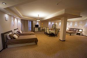 اتاق چهار تخته VIP هتل مزرعه معین فومن