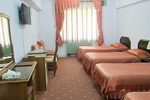 اتاق چهار تخت هتل تهرانی یزد