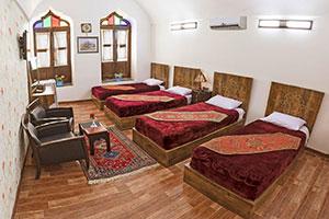 اتاق چهار تخت هتل سنتی فاضلی یزد