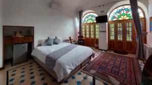 هتل سنتی عمارت مالمیر یزد آفتاب