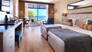 هتل Imperial Turkiz Resort Hotel آنتالیا سه تخت