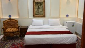 هتل سنتی خان نشین اصفهان گوشواره یک