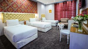 هتل خواجو اصفهان سه تخت جدا برای مهمان ایرانی