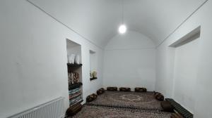 اقامتگاه بوم گردی عمارت سنتی شاباز ورزنه اصفهان اتاق 24 متری شماره 6
