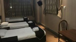 هتل درسا تهران اتاق سه تخته با سرویس اضافه برای مهمان ایرانی