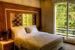 اتاق دو تخت دابل استاندارد رو به کوه هتل رسپینا لاهیجان