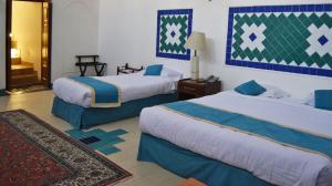 هتل سنتی لاله یزد سه تخت پایین