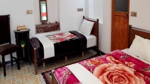 اقامتگاه سنتی آمیرزا کاشان سه تخت بدون سرویس بهداشتی