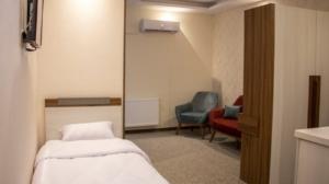هتل ورنوس تهران سوئیت یک خواب سه تخت