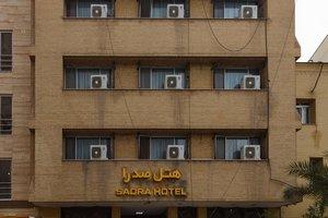نمای بیرونی هتل صدرا شیراز
