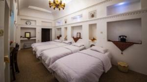 هتل سنتی طبیب شوشتر پنج تخت