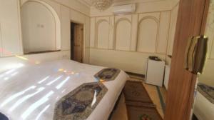 هتل سنتی گل آرا اصفهان دو تخت گلبرگ