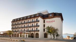 هتل Ramada by Wyndham وان نماي بيروني