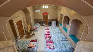 اقامتگاه سنتی امیر السلطنه کاشان اتاق حوضخانه 2 برای چهار نفر 