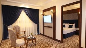 هتل فیروزه توس مشهد سوئیت یک خواب چهار تخت رویال