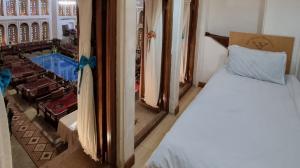 هتل سنتی والی یزد یک تخت اشرافی 