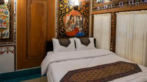 اقامتگاه سنتی شیخ لطف الله اصفهان یک تخت 