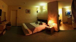 هتل عالی قاپو اصفهان سوئیت کوچک برای دو تخت