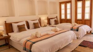اقامتگاه سنتی کتروا یزد سه تخت پستو دار