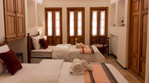اقامتگاه سنتی کتروا یزد دو تخت توئین 