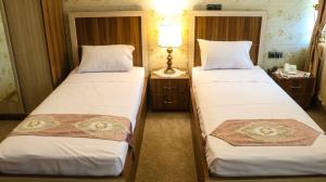 هتل آپارتمان درکا آبادان سوئیت معمولی سه تخت 